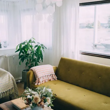 Hausboot Fuenf19 * Oestrich-Winkel