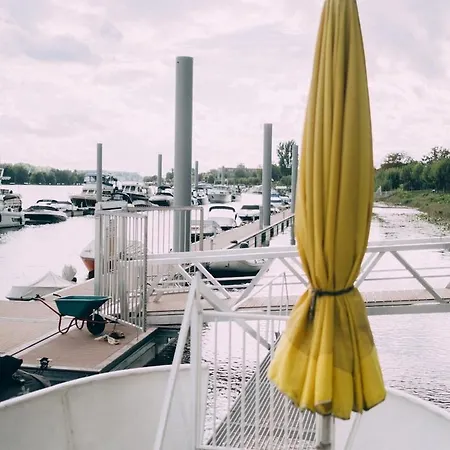 Hausboot Fuenf19 * Oestrich-Winkel