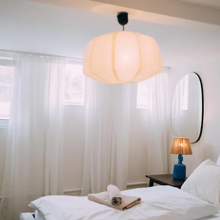 Hausboot Fuenf19 Oestrich-Winkel