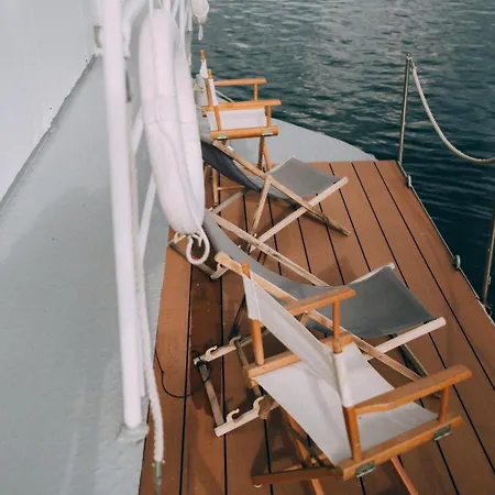 Appartement Hausboot Fuenf19