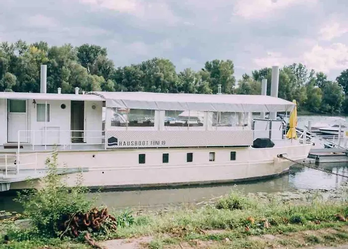 Hausboot Fuenf19 * Oestrich-Winkel