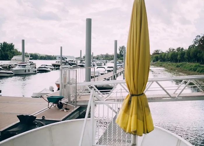 Hausboot Fuenf19 * Oestrich-Winkel