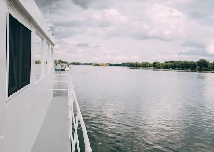 Hausboot Fuenf19 * Oestrich-Winkel